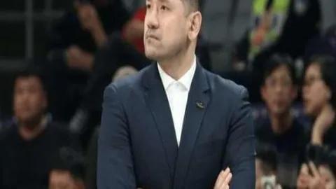 亚洲杯淘汰赛首败：亚洲冠军不敌张本，恐让位于新秀